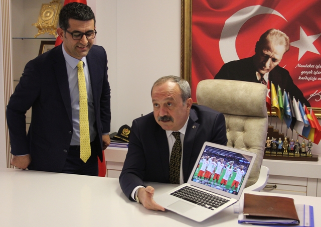 Konya İl Emniyet Müdürü Mustafa Aydın, AA'nın "Yılın Fotoğrafları" oylamasına katıldı