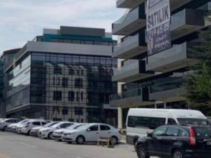 Talat Atilla, Davutoğlu'nun parti binasını paylaştı