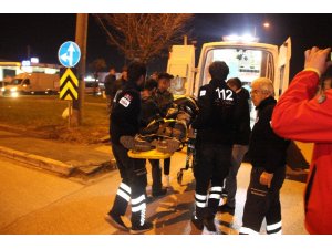 Sürücülerin kaçtığı 2 ayrı kazada 3 kişi yaralandı