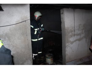 Manisa’da çatı katında çıkan yangın paniğe neden oldu