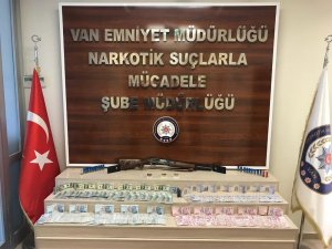 Van’da 6 ayrı yakalamada 799 kilo eroin ele geçirildi