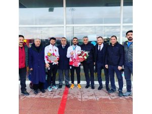 Şampiyon gibi karşılandı