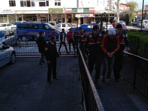 Villalardan hırsızlık yapan 3 kişi tutuklandı