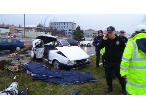 Kütahya’da feci kaza: 2 ölü, 3 yaralı (2)