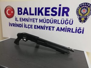 Balıkesir’de 5 silah ele geçirildi