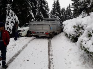 Kar yağışı kazaya yol açtı