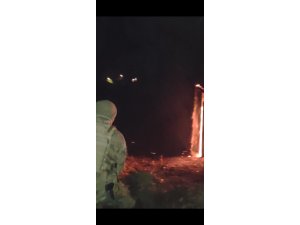 Yangına uykuda yakalanan aileyi jandarma havaya ateş ederek uyandırdı