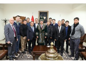 Kazakistan heyetinden Rektör Prof. Dr. Kar'a ziyaret