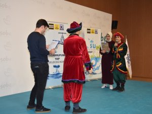 Otizmli İkizlerin Hacivat-Karagöz oyunu büyük beğeni topladı