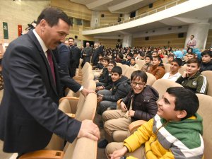 Karatay Belediyesi’nden 2 bin öğrenciye 8 bin LGS  destek kitabı