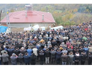 Kastamonu’da kazada ölen aile, birlikte toprağa verildi