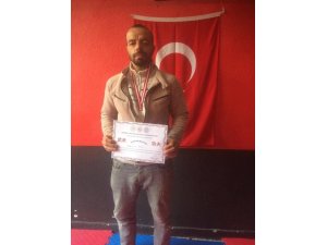 Ülkü Tula, Wushu Kung Fu şampiyonasında Sakarya’nın gururu oldu