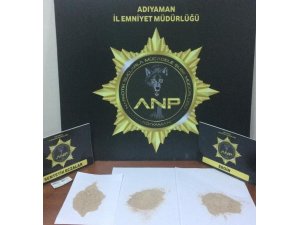 Eroin ve sentetik hap ele geçirildi