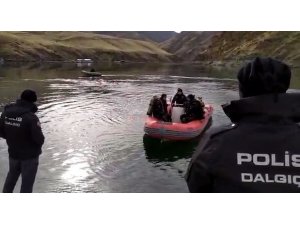 Fırat Nehrinde kayıp sürücünün aranması sürüyor