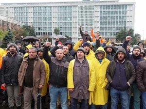 İBB'de işten çıkarılan işçilerin eylemi 100. gününde