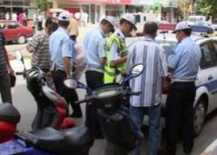Ehliyetsiz motor kullananlar yandı !