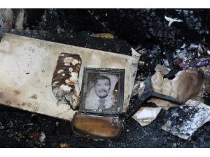 Kendi evini yakmak ve cinayet iddiasıyla tutuklandı