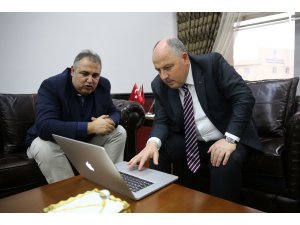 Osmaniye Valisi Coşkun, AA'nın "Yılın Fotoğrafları" oylamasına katıldı