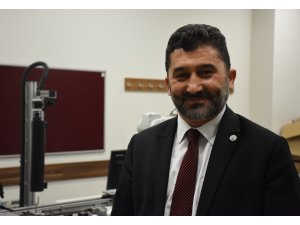 Üniversiteliler eğitim robotuyla öğrencilere "kodlama" öğretecek