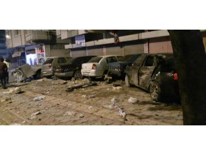 Kontrolden çıkan otomobil park halinde araçlara çarptı