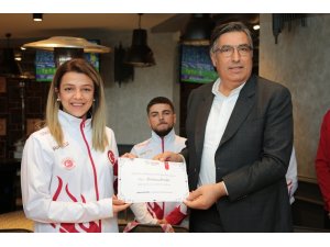 Ataşehirli sporculardan kick boksta büyük başarı