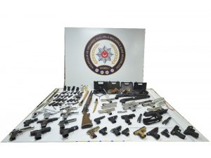 Denizli’de kaçak silah imalathanesine baskın