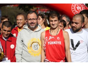 Gençlik gönül dağının zirvesinde