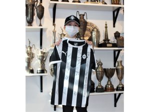 Kanser tedavisi gören minik Ayaz Efe, Altay antrenmanını izledi