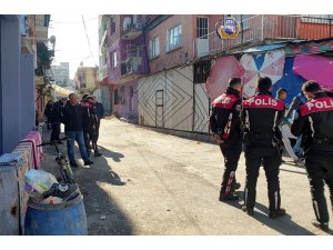 GÜNCELLEME - İzmir'de iki grup arasında silahlı kavga: 10 yaralı