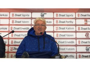 Manisa FK Teknik Direktörü İsmail Ertekin: