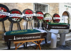 Yangında can veren anne ve oğlu yan yana defnedildi