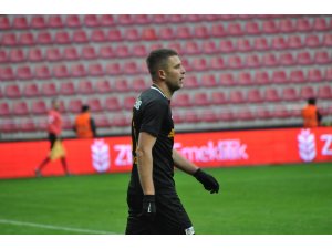 Artem Kravets ilk golünü attı