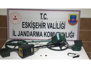 72 yaşındaki şüphelinin evinde Bizans-Roma dönemine ait sikke çıktı