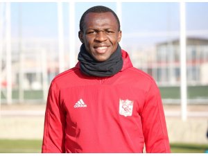 Sivassporlu Kone: “Hedefimiz ilk yarıyı lider bitirmek”