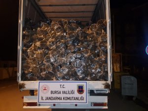 TSK için üretilen nano teknoloji kamuflaj kıyafetlerini çalan hırsızlar jandarma ve MİT’in operasyonuyla yakalandı