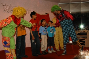 Songül, 'Çocuklar geleceğimiz'
