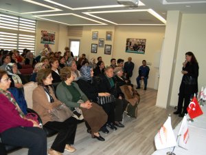 Alzheimer’den koruma yöntemleri  ve sağlıklı yaşam masaya yatırıldı