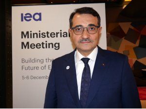 Bakan Dönmez: “4 yıl gibi kısa bir süre içerisinde Hazar’dan çıkan doğal gaz artık Avrupa kapısında”