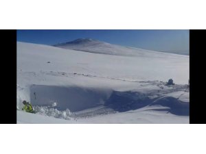 Uludağ’da kayıp iki dağcının sığınabileceği mağarada kazı çalışması başlatıldı