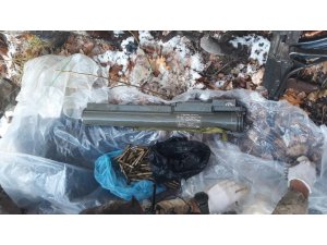 Bitlis’te araziye gizlenmiş law silahı ve mühimmat ele geçirildi