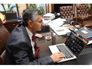 Zonguldak Valisi Erdoğan Bektaş, AA'nın "Yılın Fotoğrafları" oylamasına katıldı