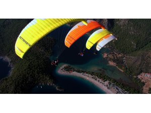 Ölüdeniz uçuş rekoruna koşuyor