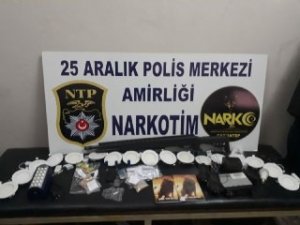 Uyuşturucu satıcısı olduğu iddia edilen 5 kişi yakalandı