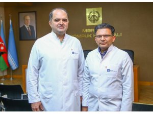 DÜZELTME - "Azerbaycanlı iki cerrah aynı seansta iki operasyonla ilke imza attı" başlıklı haberimizin spot ve ilk paragrafında yer alan "açık kalp" ifadesi "çalışan kalpte bypass" olarak düzelti