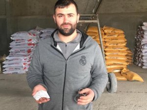 Unuttuğu çay bardağını iade eden Tırcı Gökhan firma sahibinin takdirini kazandı