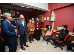 Bakanlar Pekcan, Turhan ve Kasapoğlu Manisa'da halkla buluştu