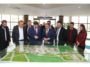 AK Parti Genel Başkan Yardımcısı Yılmaz NEVÜ’de
