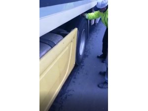 Trafik polislerinden kış lastiği uygulaması