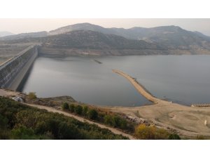 Beydağ Barajı’nın su seviyesi üreticiyi düşündürüyor