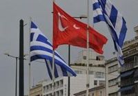 Türk bayrakları indirildi